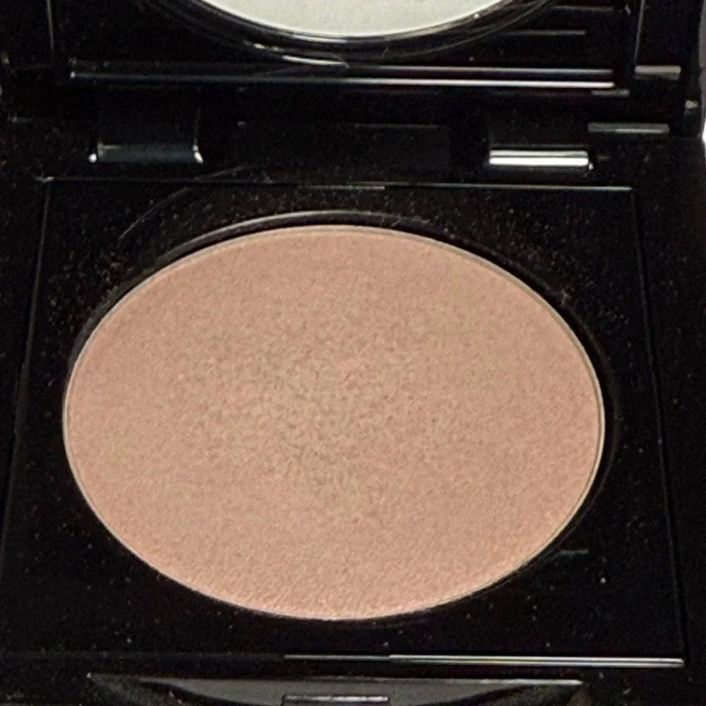 Bobbi Brown rich color eye shadow - Pink silk 2